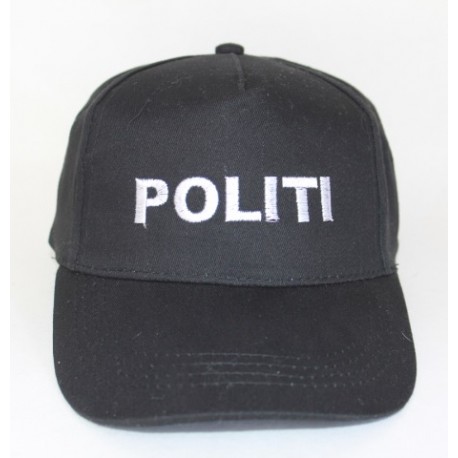 Sort børnekasket med navn på
