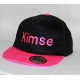 Sort/pink snapback cap med navn på