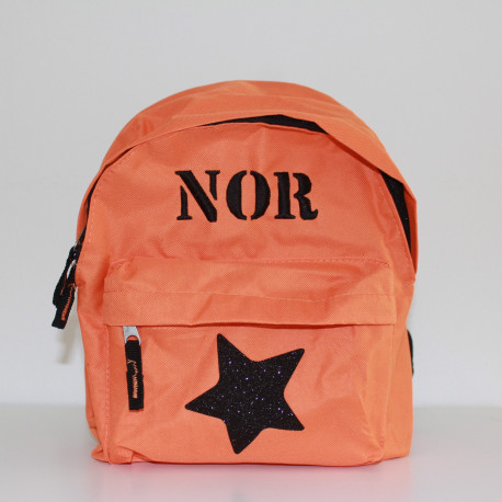 Orange børnehave rygsæk med navn og stjerne på