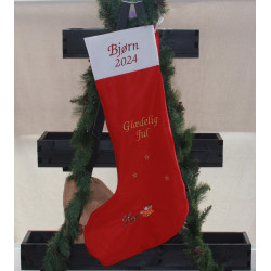 Julemotiv med julemand, kane og rensdyr på XL julesok med navn broderet