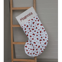 Håndlavet hvid julesok med hjerter – personlig brodering med navn