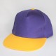 Lilla og gul Junior flatpeak cap med navn på
